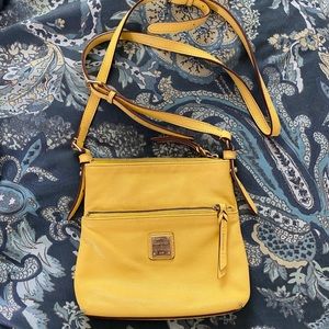 Cross Body Dooney & Bourke Bag!